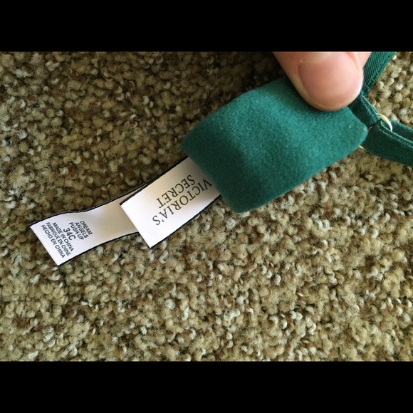 Victoria Secret Emerald Green Bra - Picture 2 of 2